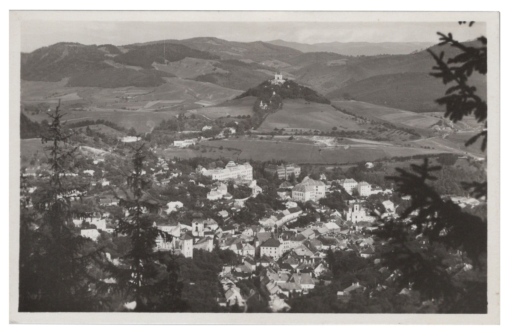 Banská Štiavnica - pohľad na mesto a kalváriu