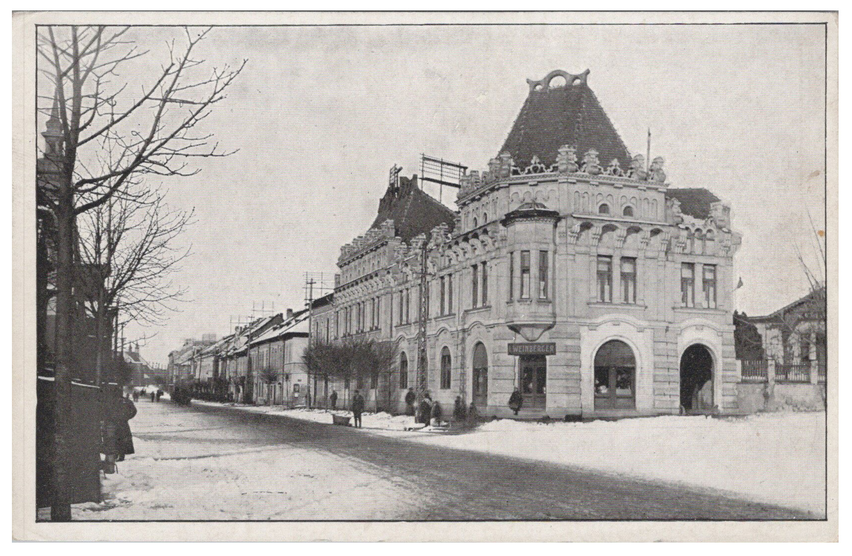 Prešov - Námestie Legionárov s poštovou budovou